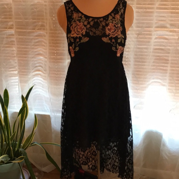 Free People black lace dress with multi colored floral chest Sz 10 bi-level hem - Picture 3 of 11